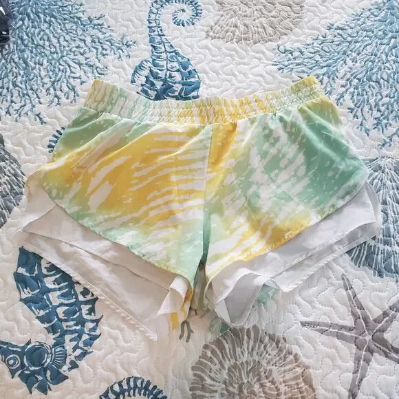 🔥 Fabletics Latrice Short Yellow Green Tie Dye Print Shorts Medium Athletic - Picture 5 of 16